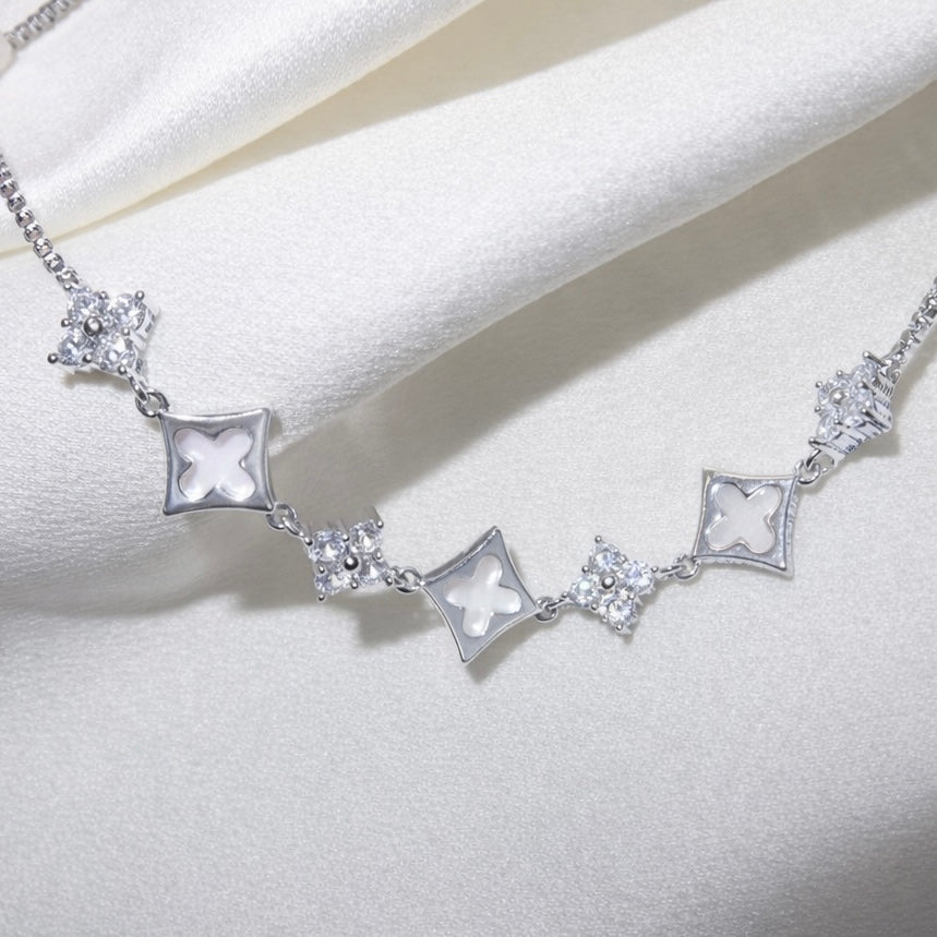 Bracelet argenté en acier inoxydable à mailles  | Apolline