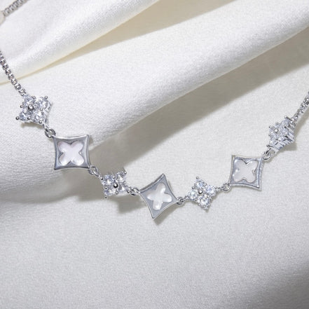 Bracelet argenté en acier inoxydable à mailles  | Apolline