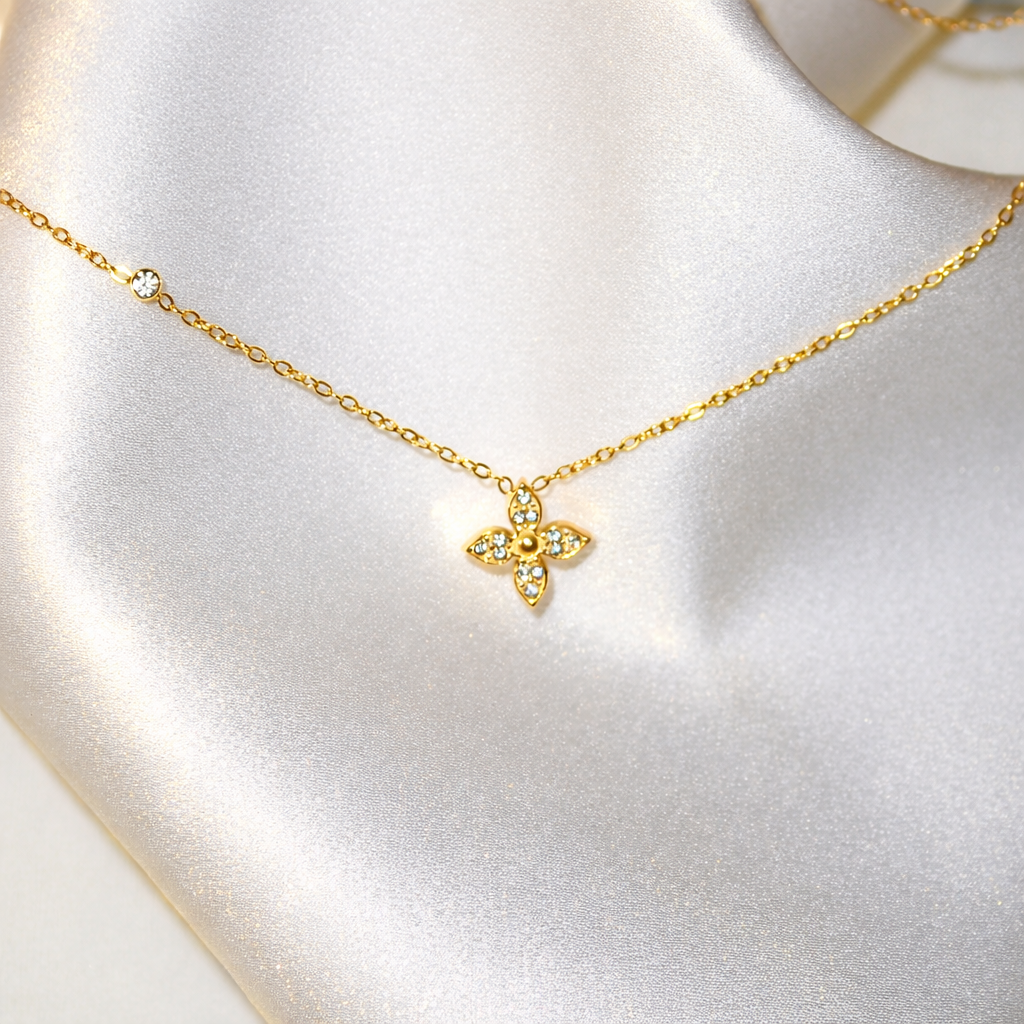 Collier en acier inoxydable à trèfle doré | Zélie