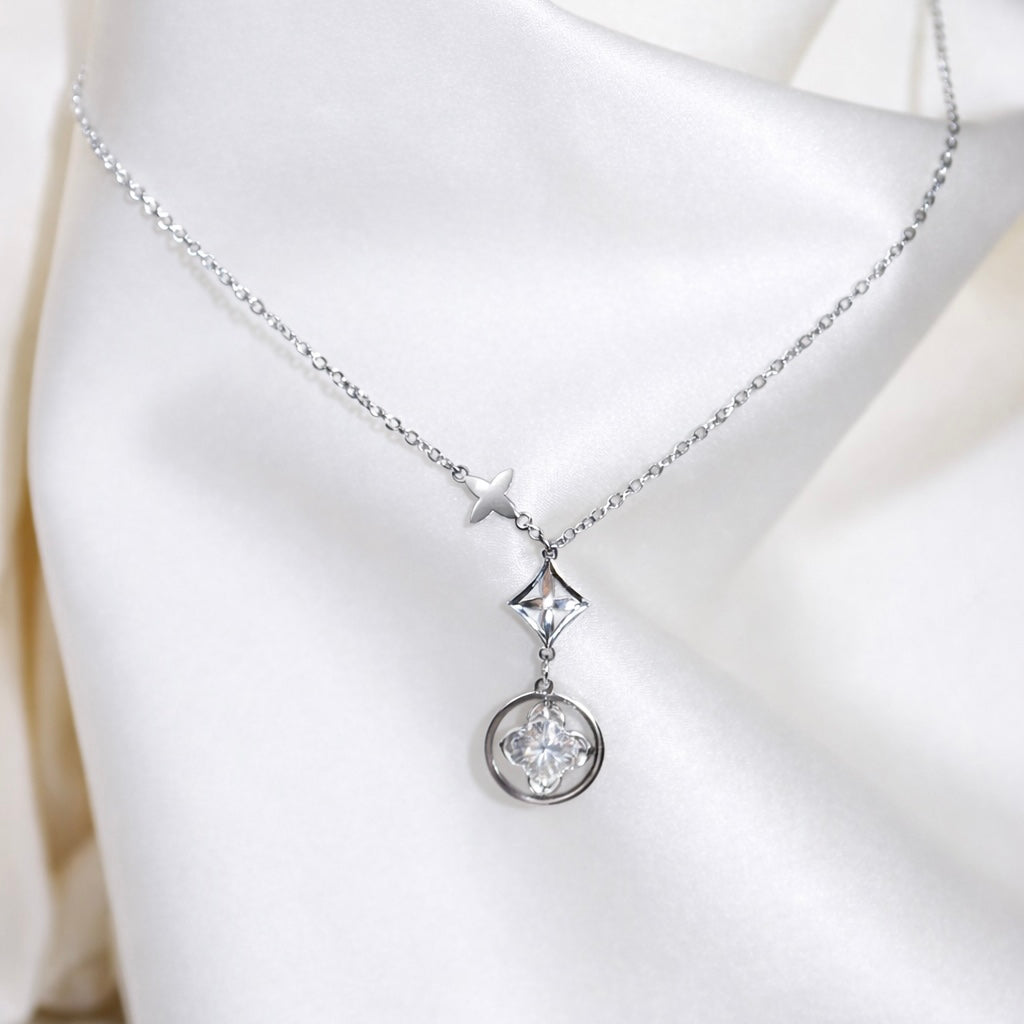 Collier doré orné de pierres en acier inoxydable | Pia