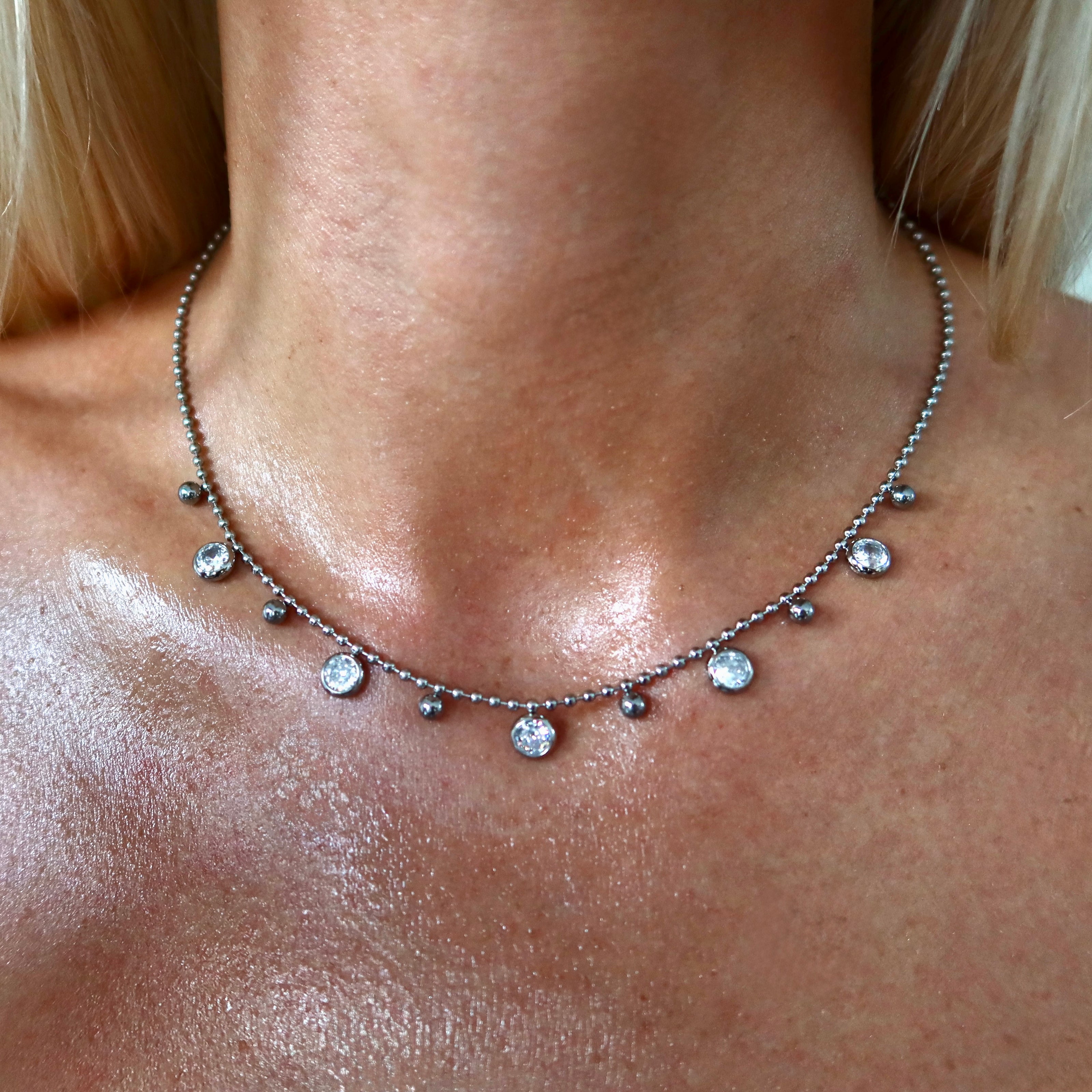 Collier argenté en acier inoxydable pierres blanches | Elise